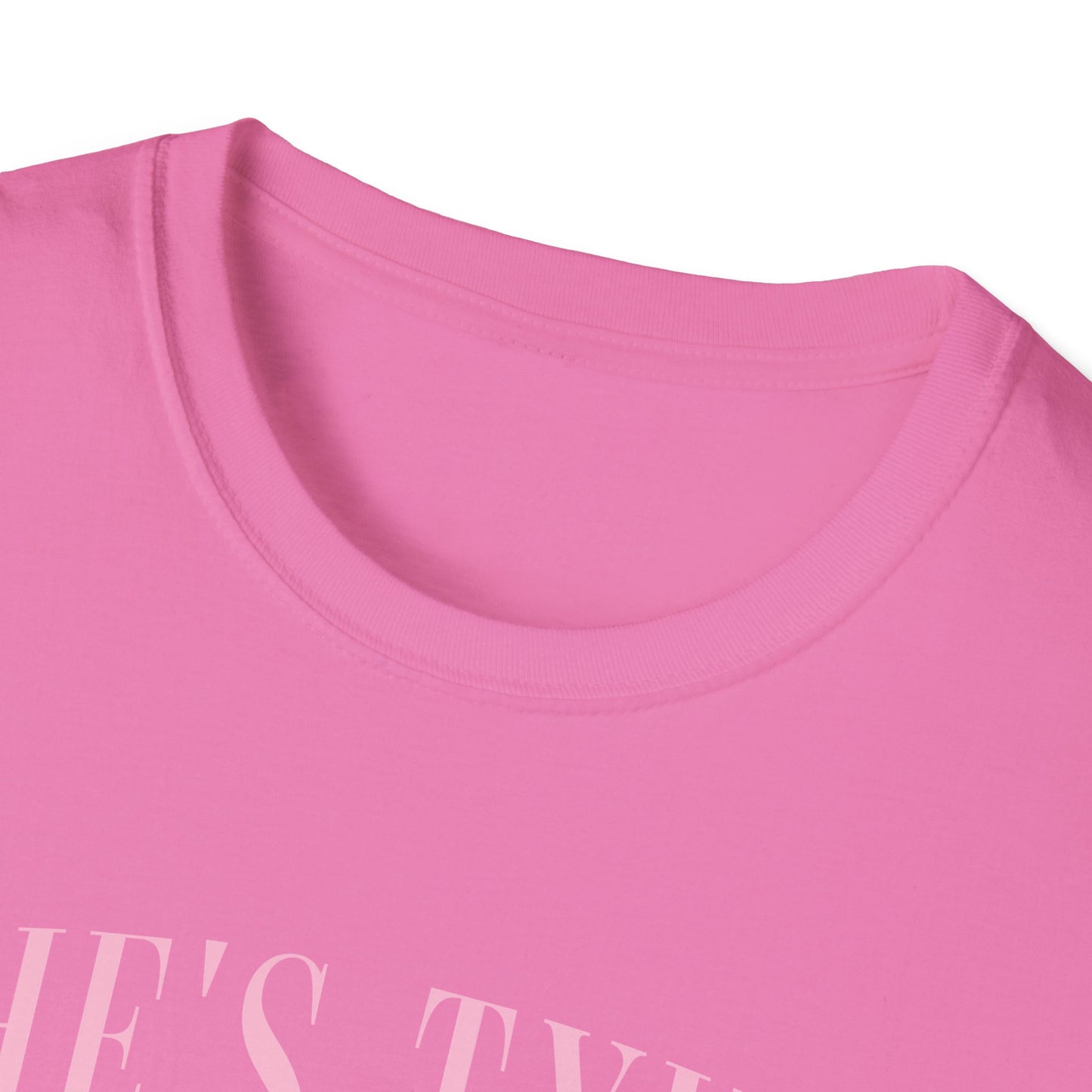 She's tying the knot bachelorette party 2025 T-Shirt