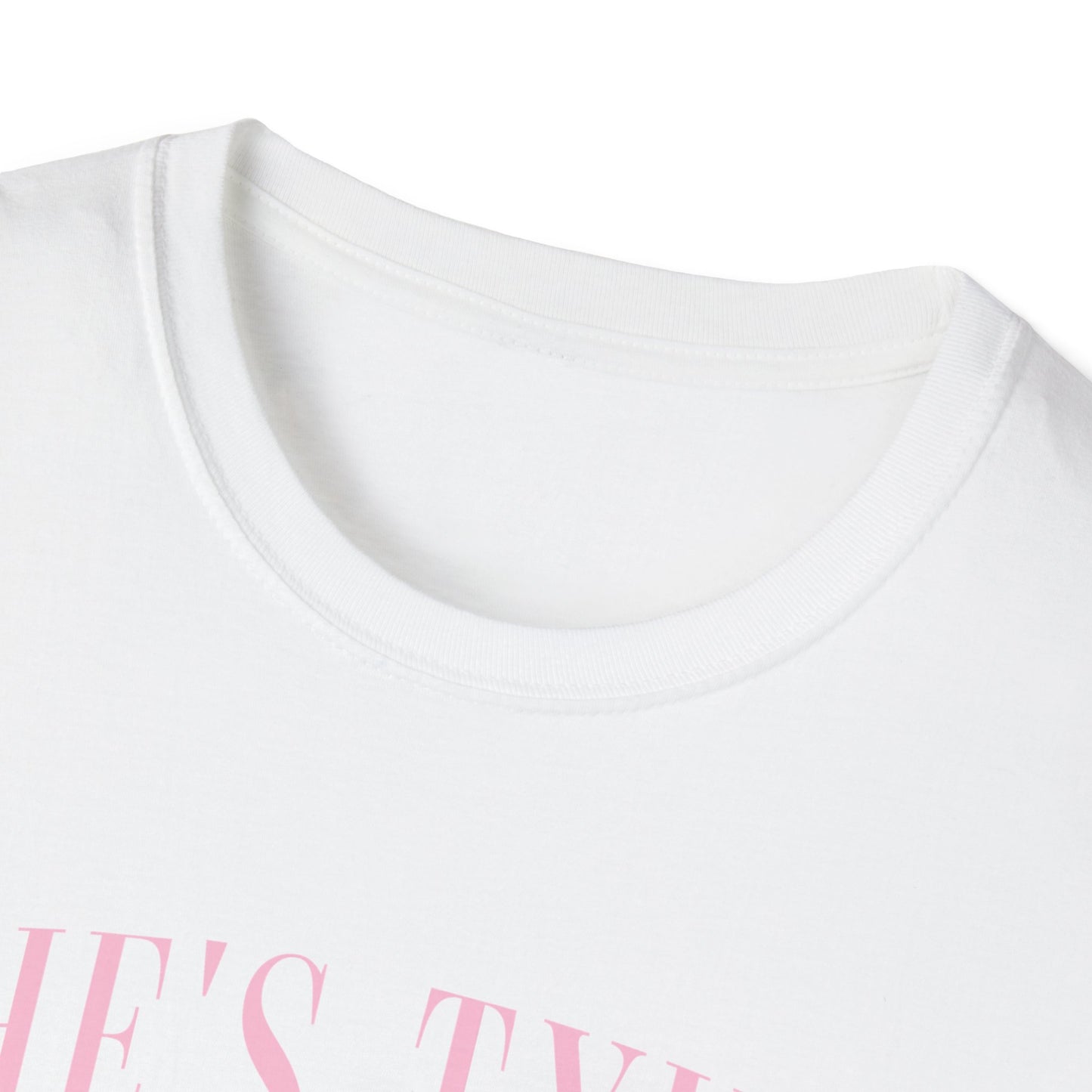 She's tying the knot bachelorette party 2025 T-Shirt
