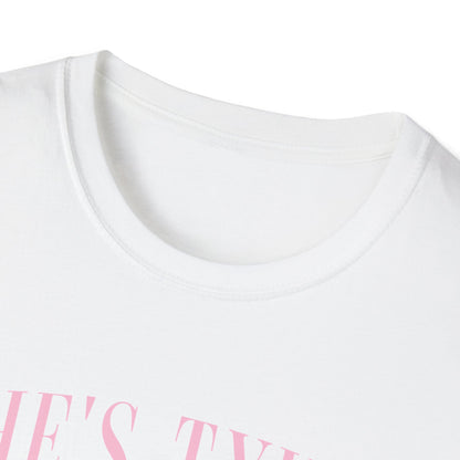 She's tying the knot bachelorette party 2025 T-Shirt